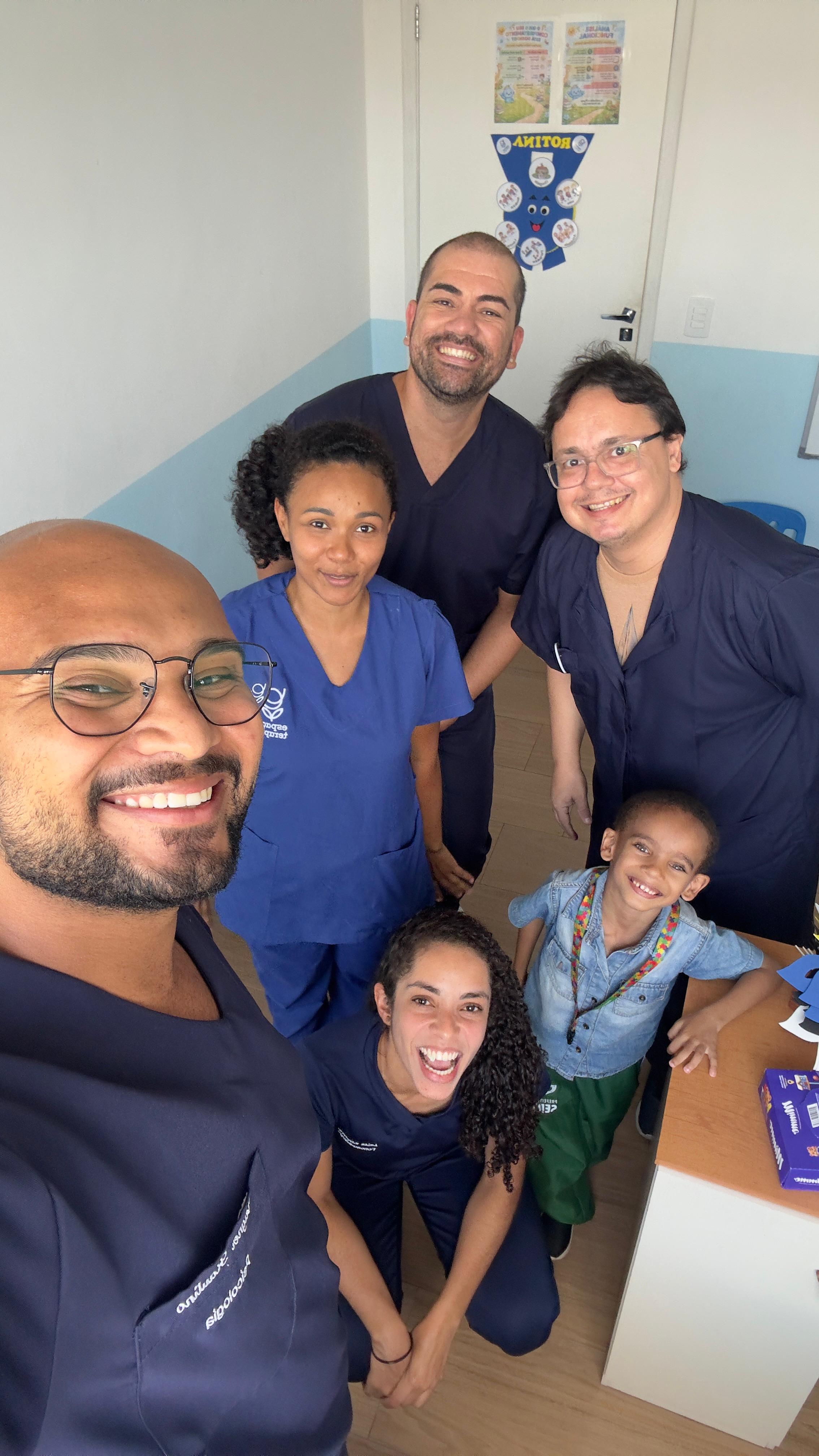 Equipe com paciente