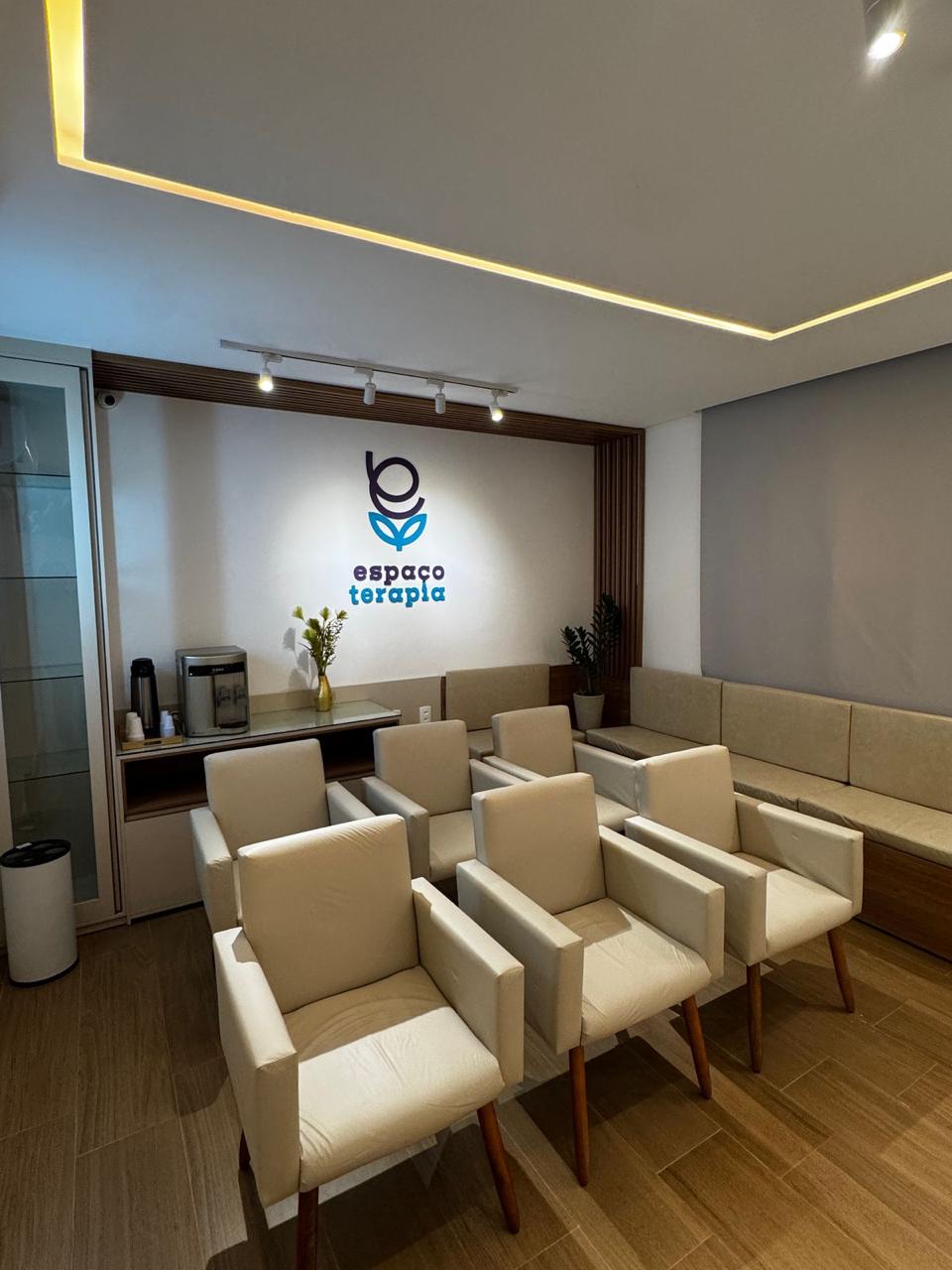 Recepção da Espaço Terapia com logo